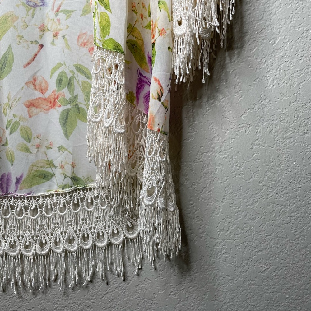 Show Me Your Mumu Metzler Kimono in Flower Press Floral Pattern Embroidered Trim - Picture 11 of 16